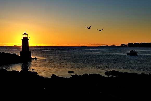 Eastern Point Lighthouse at sunriseGloucester, MA