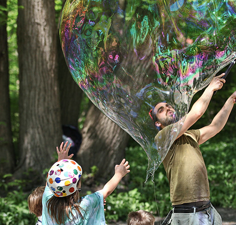 soap bubbles Englischer Garten in Munich