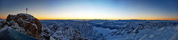 Sonnenaufgang auf der Zugspitze im Januar 2017