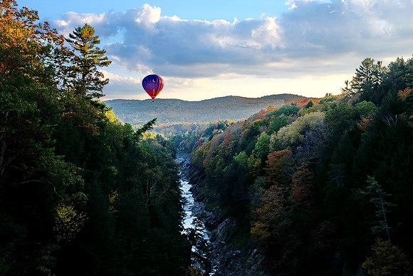 Quechee Gorge Schlucht mit Heissluftballon