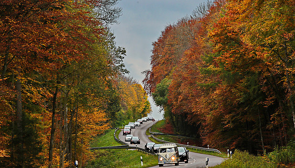 Hochzeitskorso im Herbst in Bayern